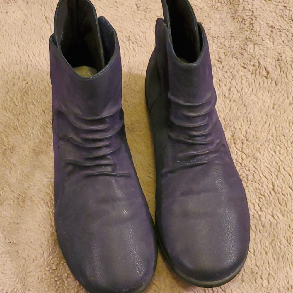 Clarks Cloudsteppers - Navy Blue - Sz 11W Booties